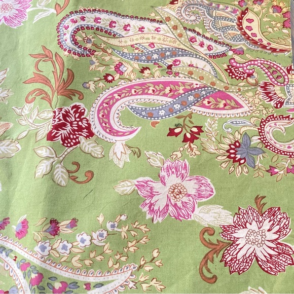 PIER 1 IMPORTS Placemat Floral Paisley Stripes 14 inches x 20 inches Set of 2 - Picture 6 of 10